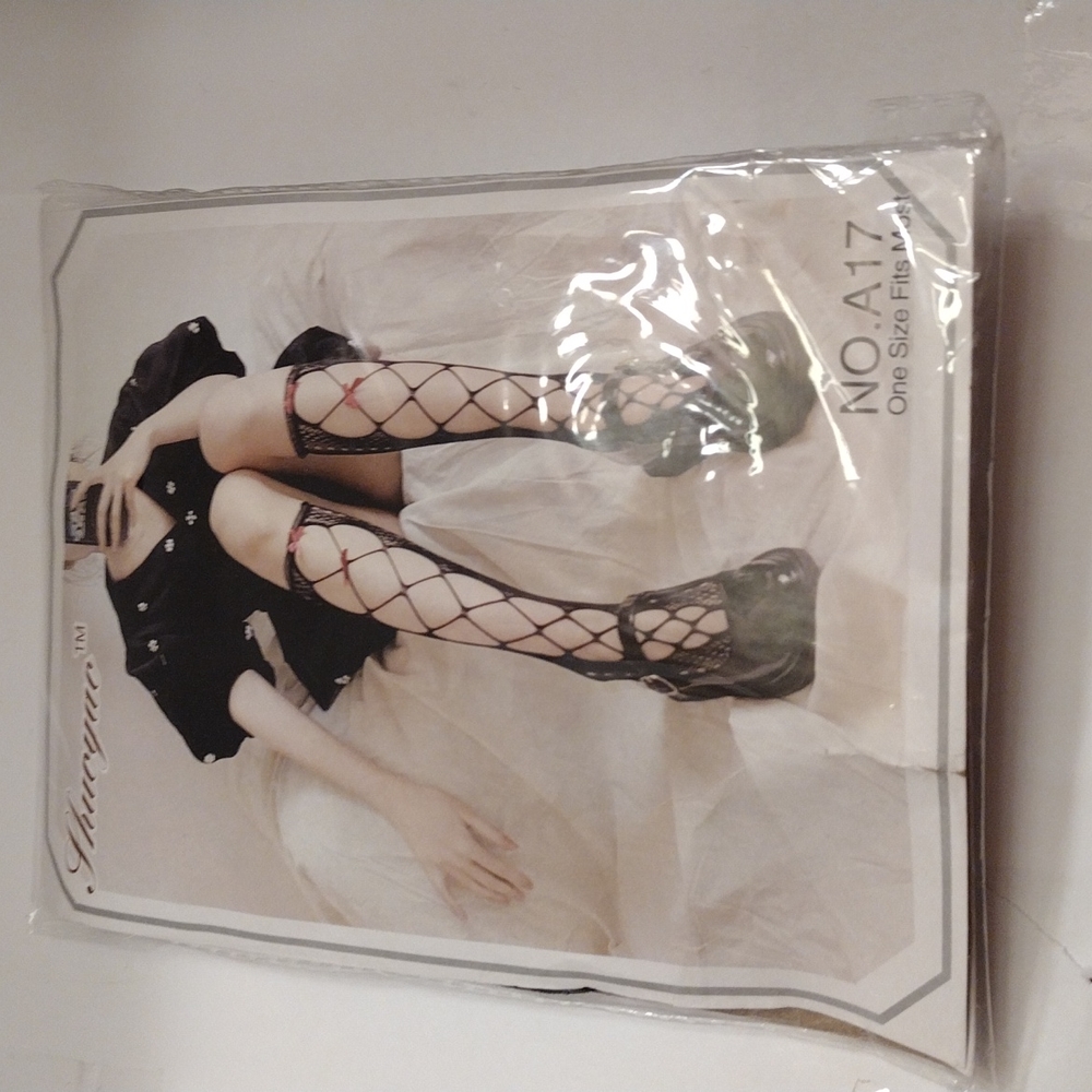 HP!NIP 2 Pack Sexy Gothic Lolita Black Crochet Fishnet Red Bow Knee High Nylons! - Picture 5 of 5